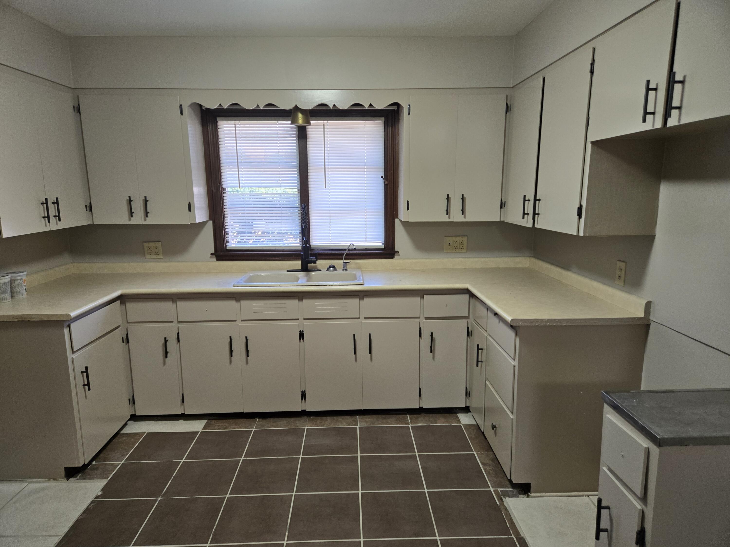 1547 Pontiac Road Benton Harbor, MI 49022 - Photo 6 of 9 20250313_123505
