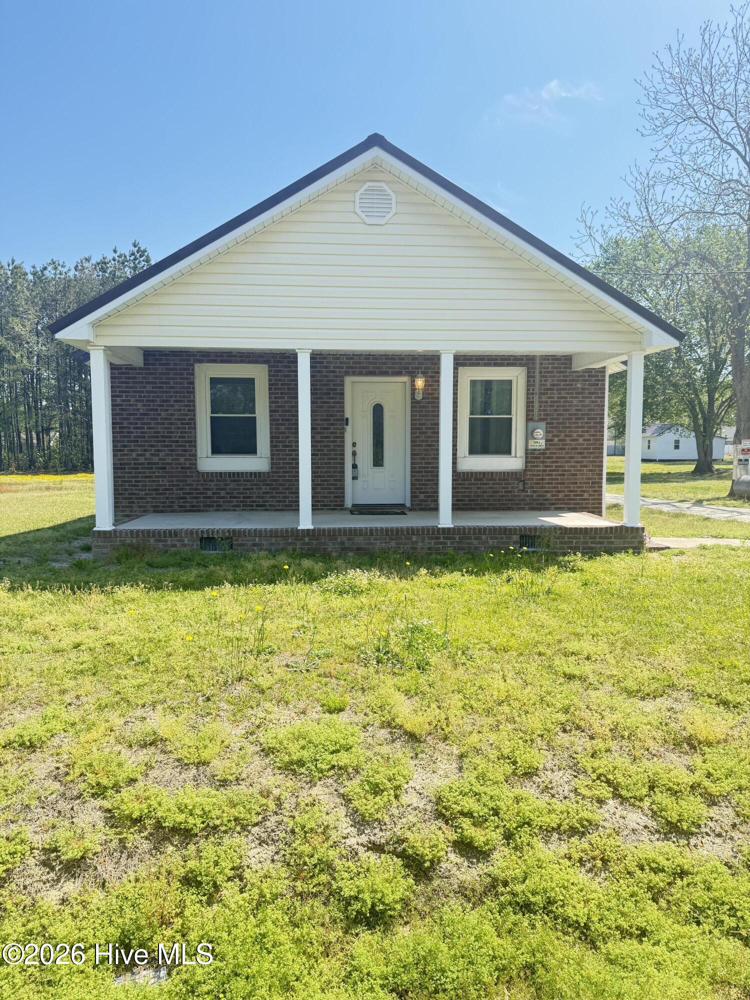 121 Storey Road, Unit B Murfreesboro, NC 27855 - Photo 3 of 35 IMG_8522