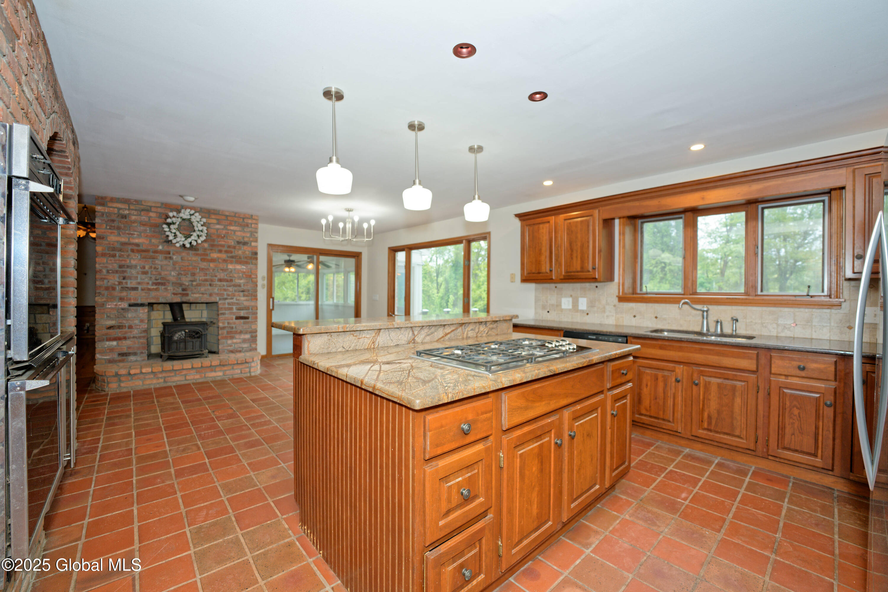 14 Birch Hill Road Albany, NY 12211 - Photo 11 of 58 4 Kitchen 1