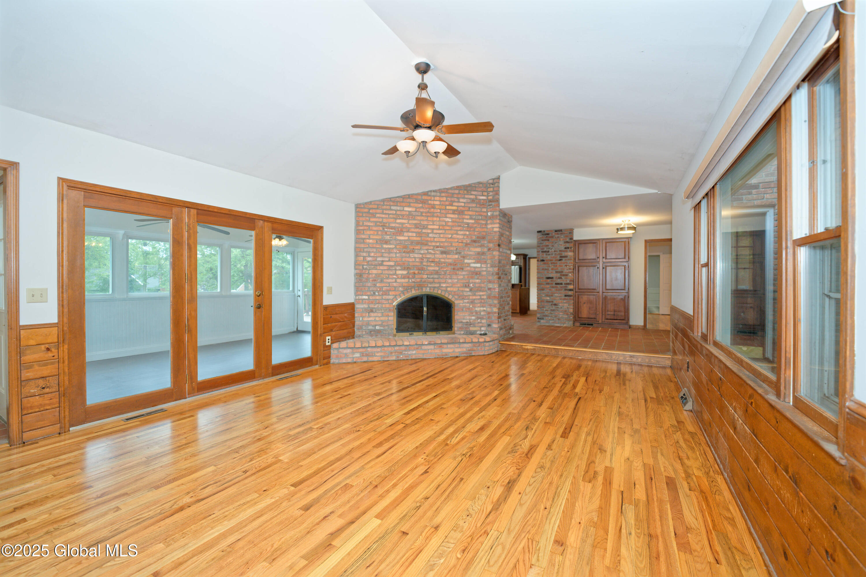 14 Birch Hill Road Albany, NY 12211 - Photo 20 of 58 5 Familyroom 3