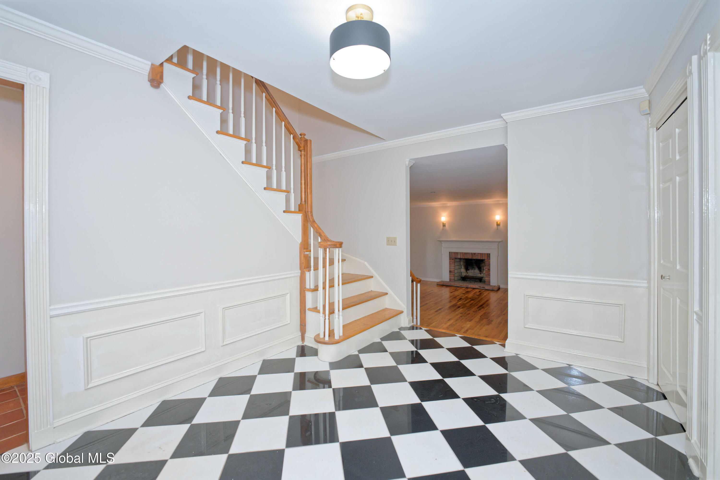 14 Birch Hill Road Albany, NY 12211 - Photo 4 of 58 1 Entryway 2