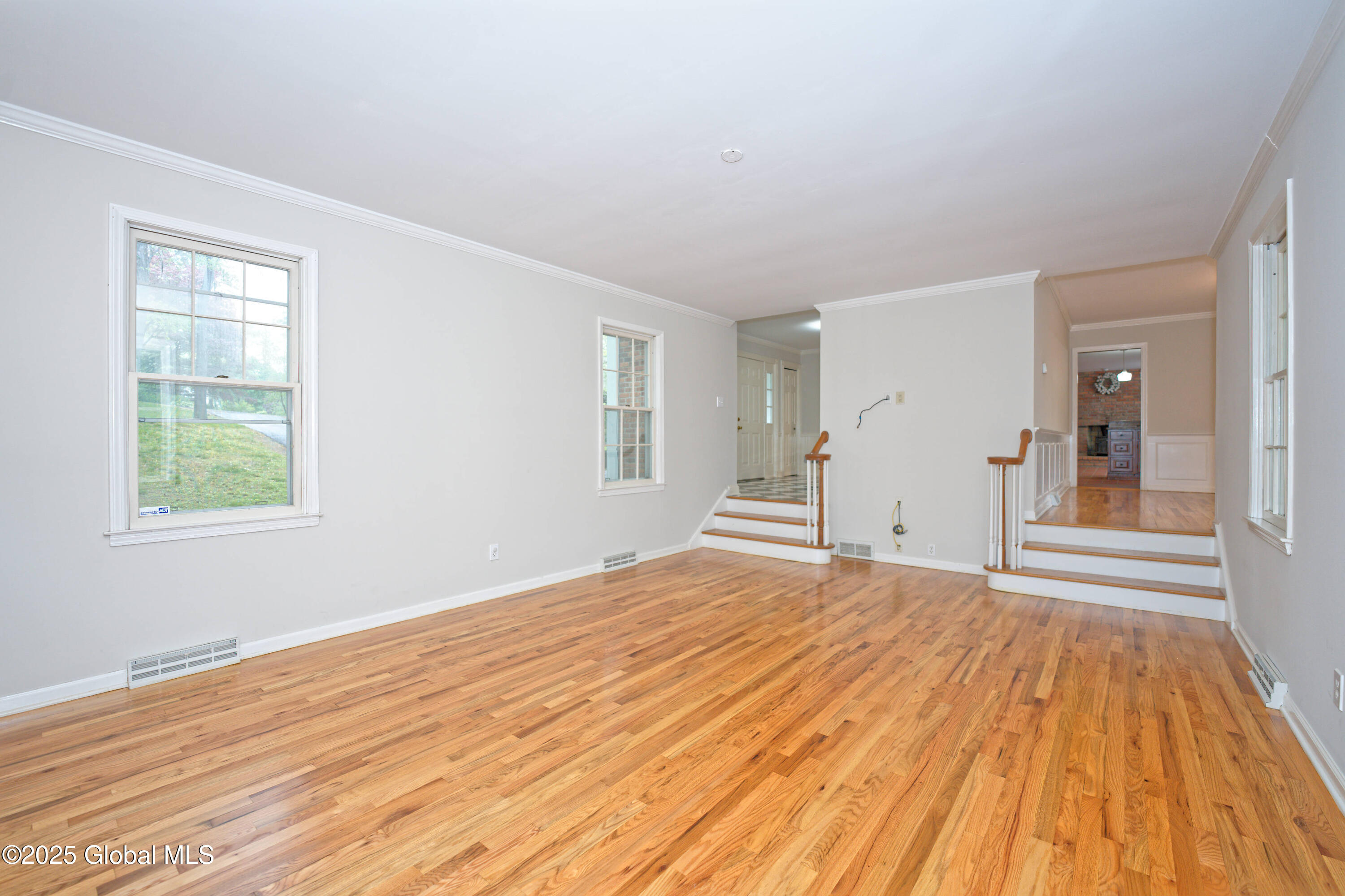14 Birch Hill Road Albany, NY 12211 - Photo 7 of 58 2 Livingroom 3