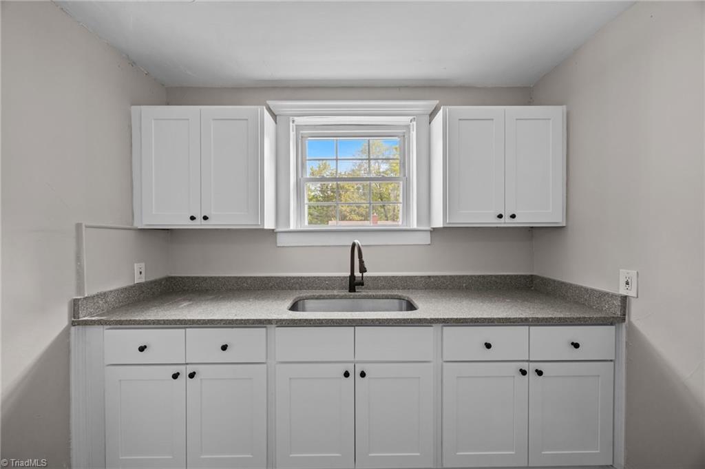 1511 Waverly Street, Unit C High Point, NC 27265 - Photo 4 of 13