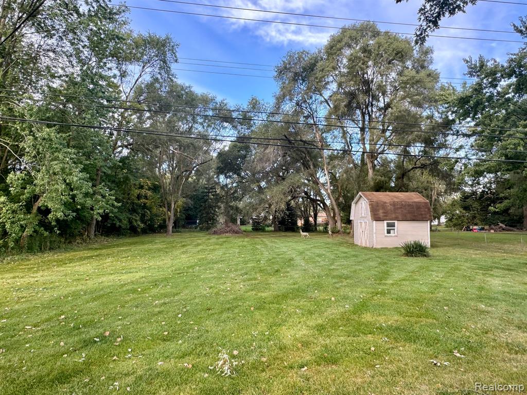 5215 Clintonville Road Clarkston, MI 48346 - Photo 8 of 15 Gallery Image 8
