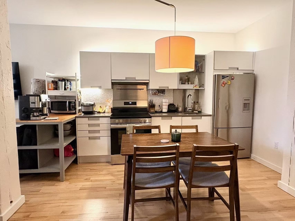346 Congress Street, Unit 210 Boston, MA 02210 - Photo 8 of 12