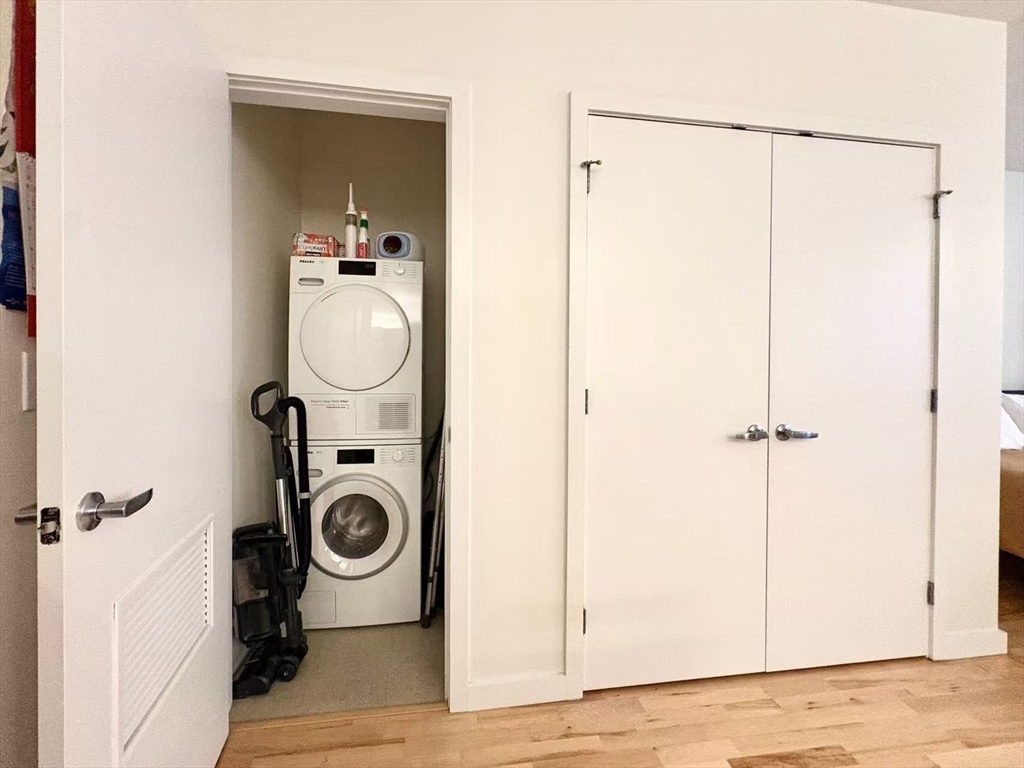 346 Congress Street, Unit 210 Boston, MA 02210 - Photo 10 of 12
