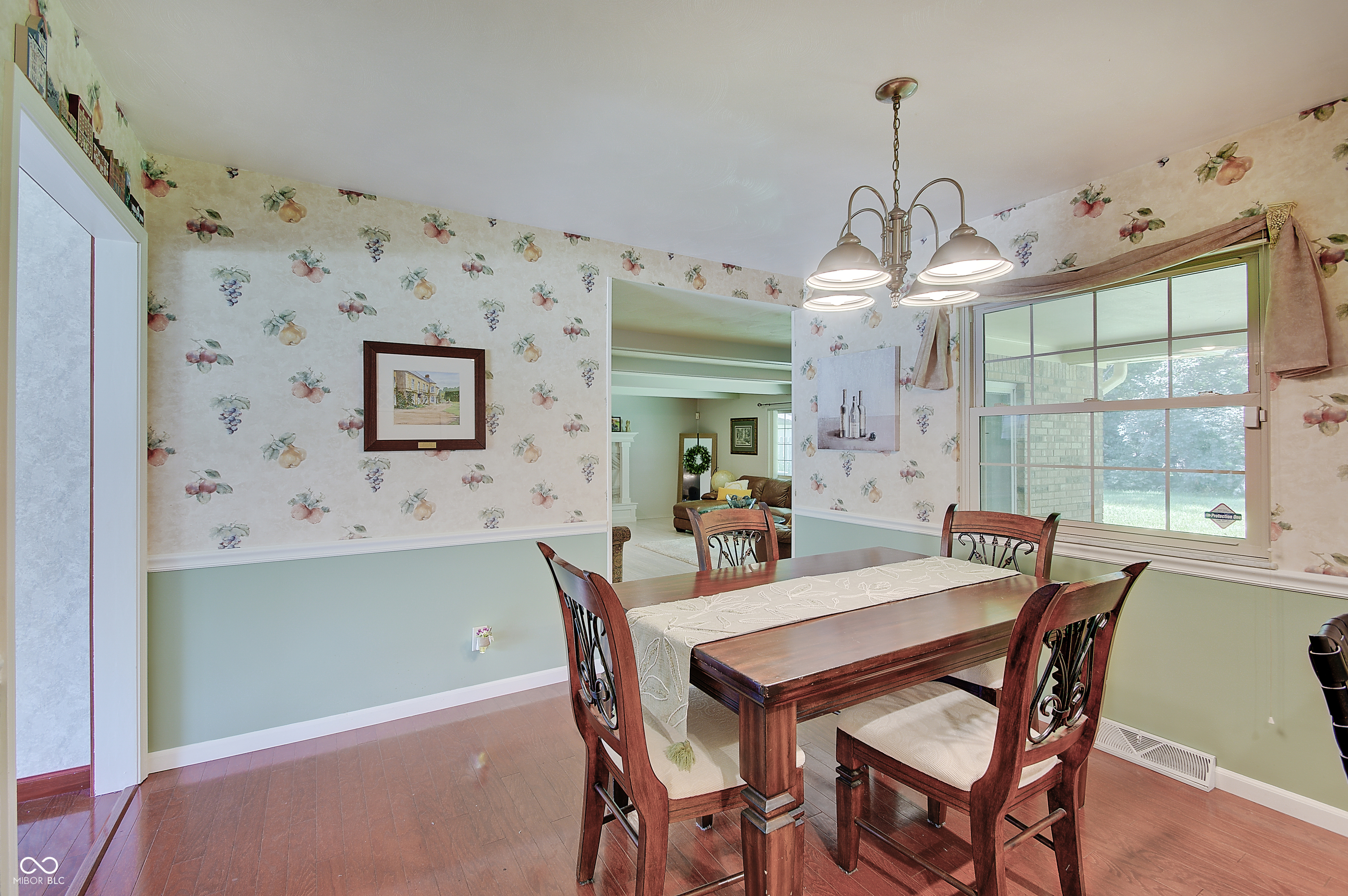 608 Ralston Road Indianapolis, IN 46217 - Photo 13 of 37