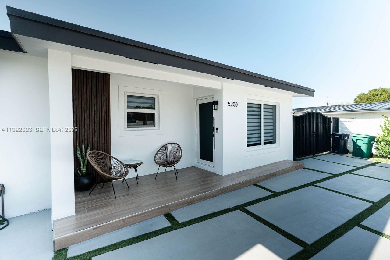 5200 Southwest 114th Court Miami, FL 33165 - Photo 5 of 36 a view of a room with lounge chair