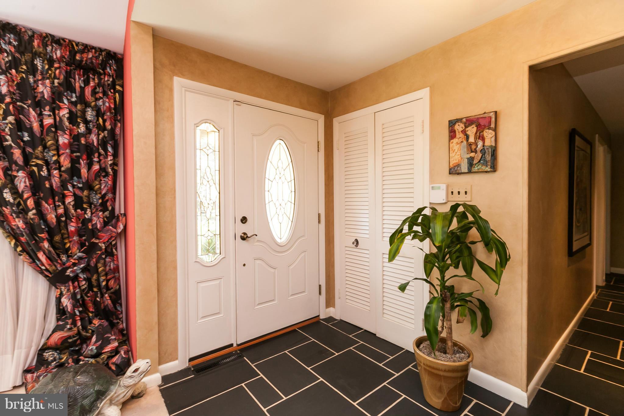 2914 Old Court Road Baltimore, MD 21208 - Photo 2 of 28 Foyer
