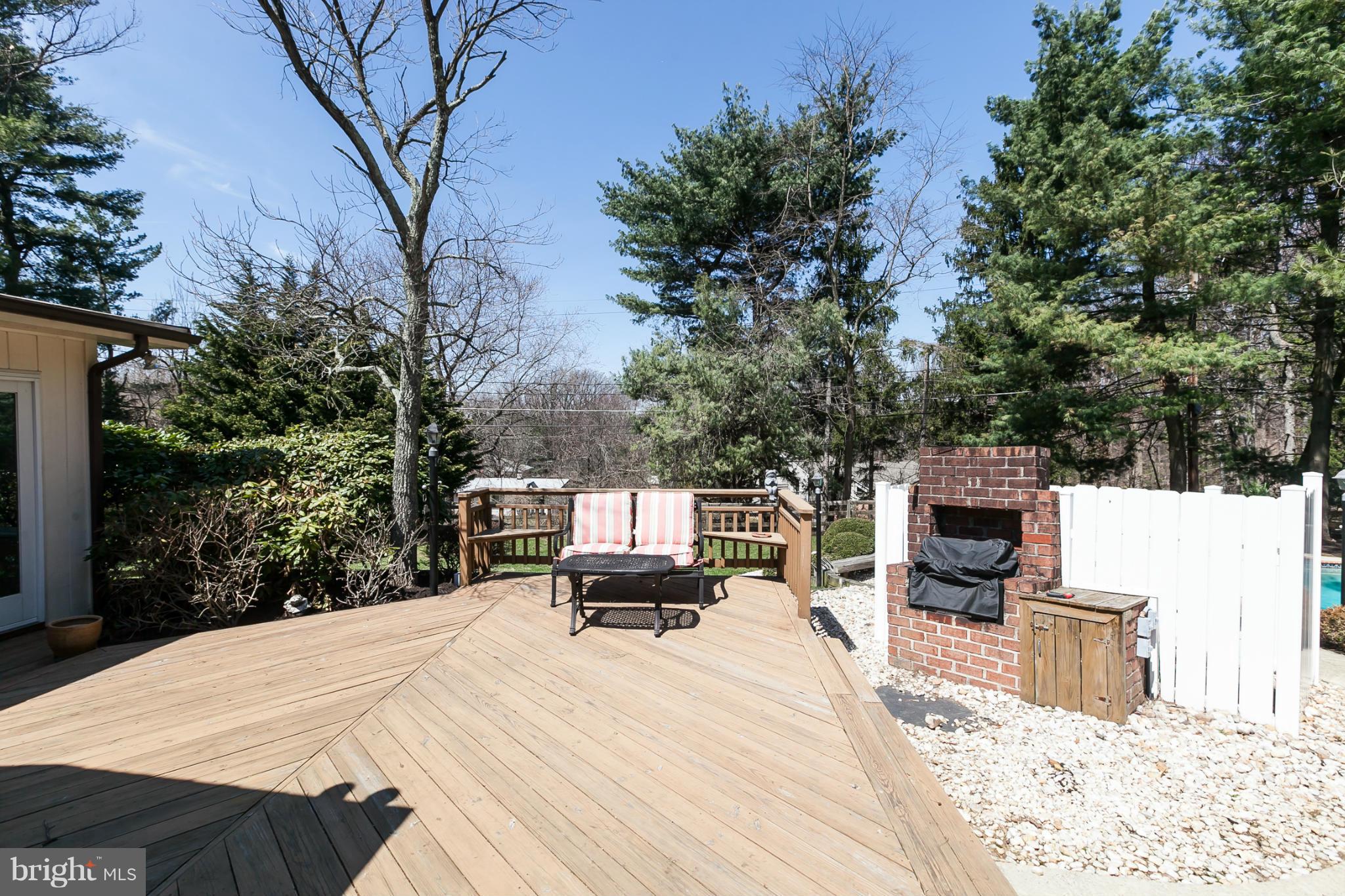 2914 Old Court Road Baltimore, MD 21208 - Photo 24 of 28 Deck w/built-in grill