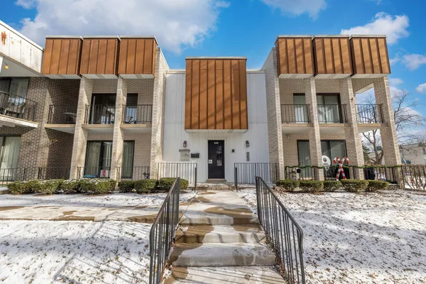 $215,000 | 4123 West 98th Street, Unit C, Oak Lawn, IL 60453