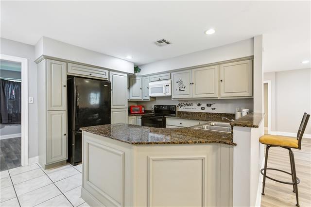 4925 Rhodes Drive New Orleans, LA 70126 - Photo 4 of 12