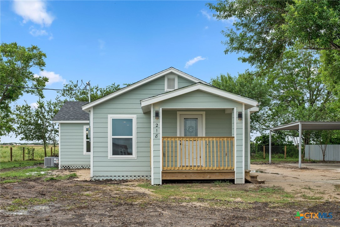 Welcome to 218 LaSalle Rd, Inez TX.