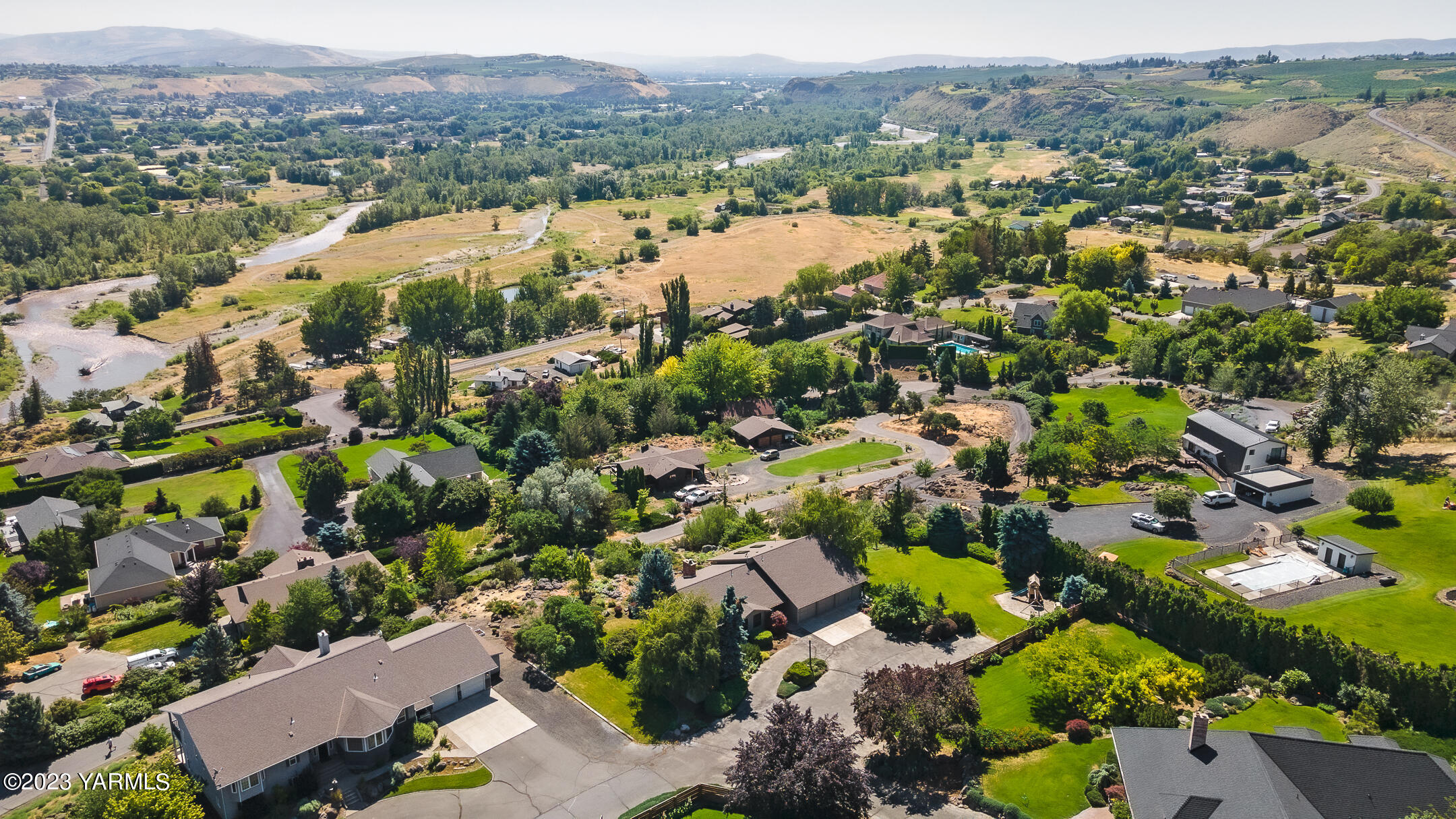 291 Orchard Street Yakima, WA 98908 - Photo 30 of 35 an aerial view of multiple house