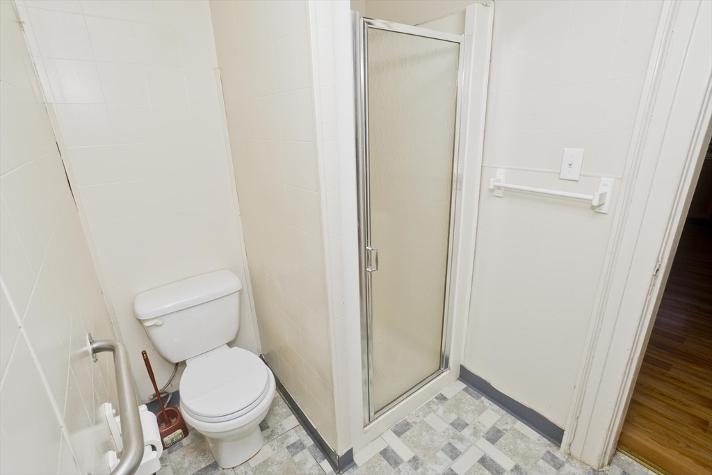 86 Laurence Street Springfield, MA 01104 - Photo 14 of 42 Gallery Image 14