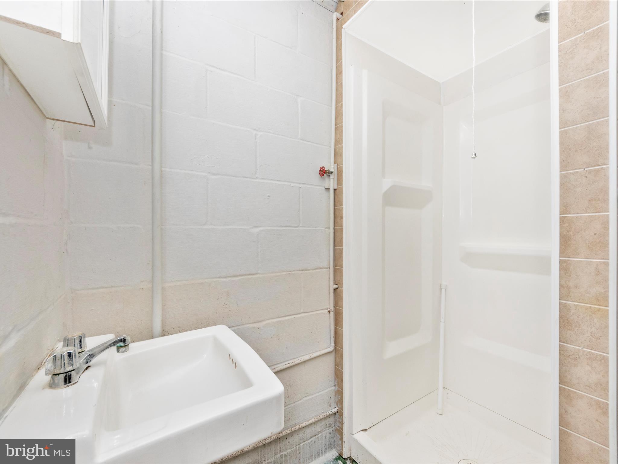 441 Shipley Road Linthicum Heights, MD 21090 - Photo 34 of 51 Bathroom 2