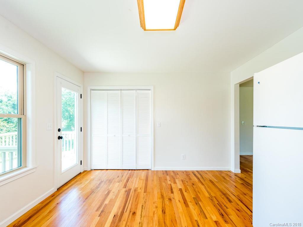 351 Deaverview Road Asheville, NC 28806 - Photo 12 of 33 Gallery Image 12