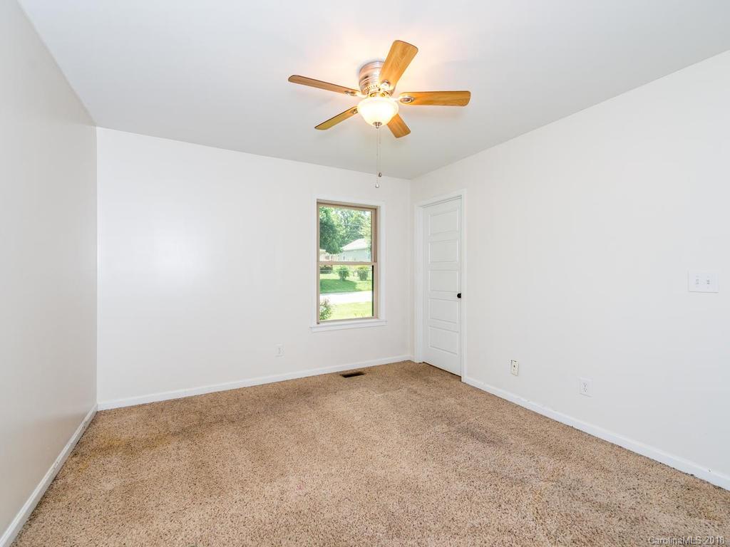 351 Deaverview Road Asheville, NC 28806 - Photo 15 of 33 Gallery Image 15