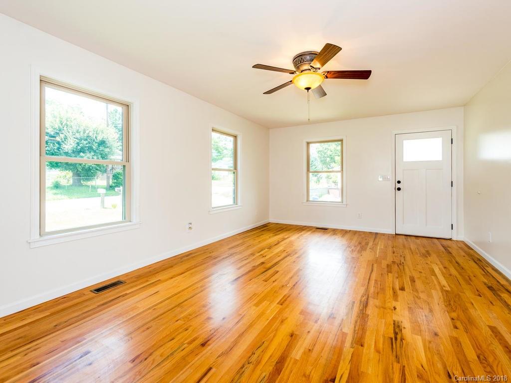 351 Deaverview Road Asheville, NC 28806 - Photo 4 of 33 Gallery Image 4