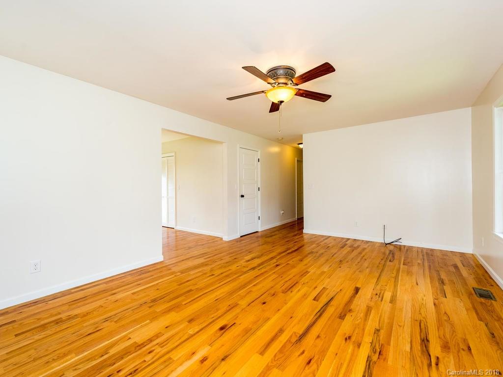 351 Deaverview Road Asheville, NC 28806 - Photo 7 of 33 Gallery Image 7