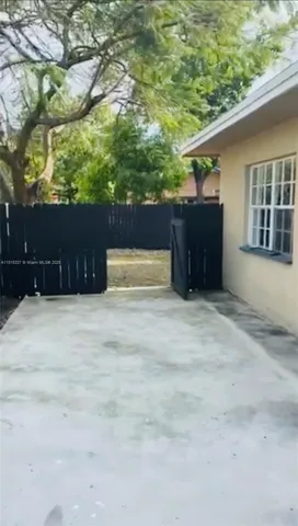 $2,999 | 2402 Northwest 42nd Street, Miami, FL 33142