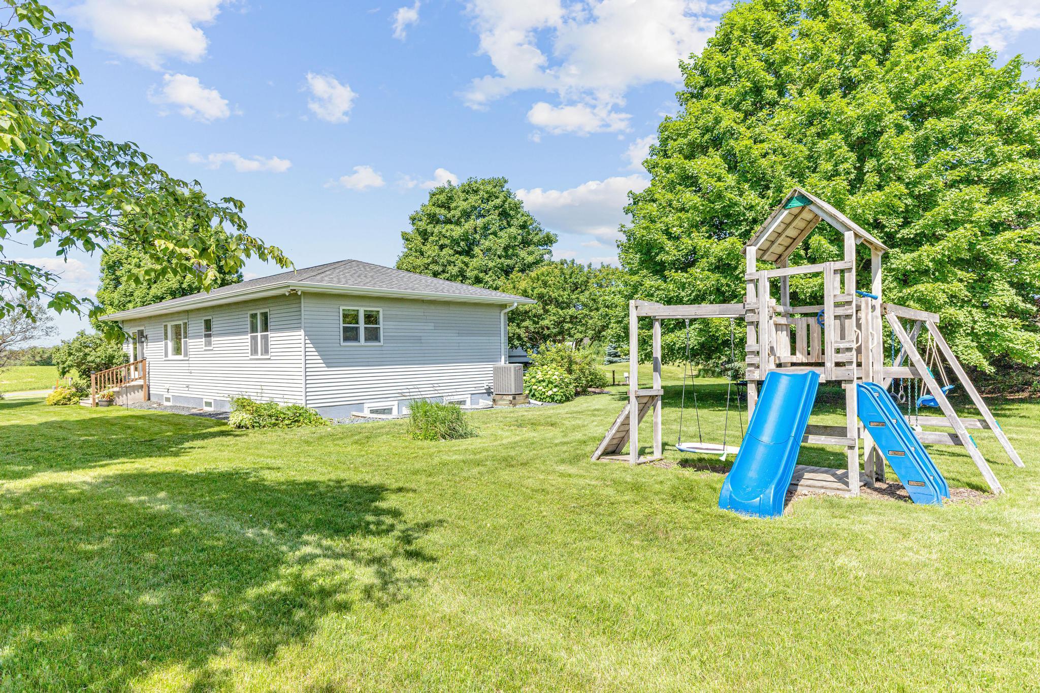 828 Glover Road River Falls, WI 54022 - Photo 34 of 48 Gallery Image 34