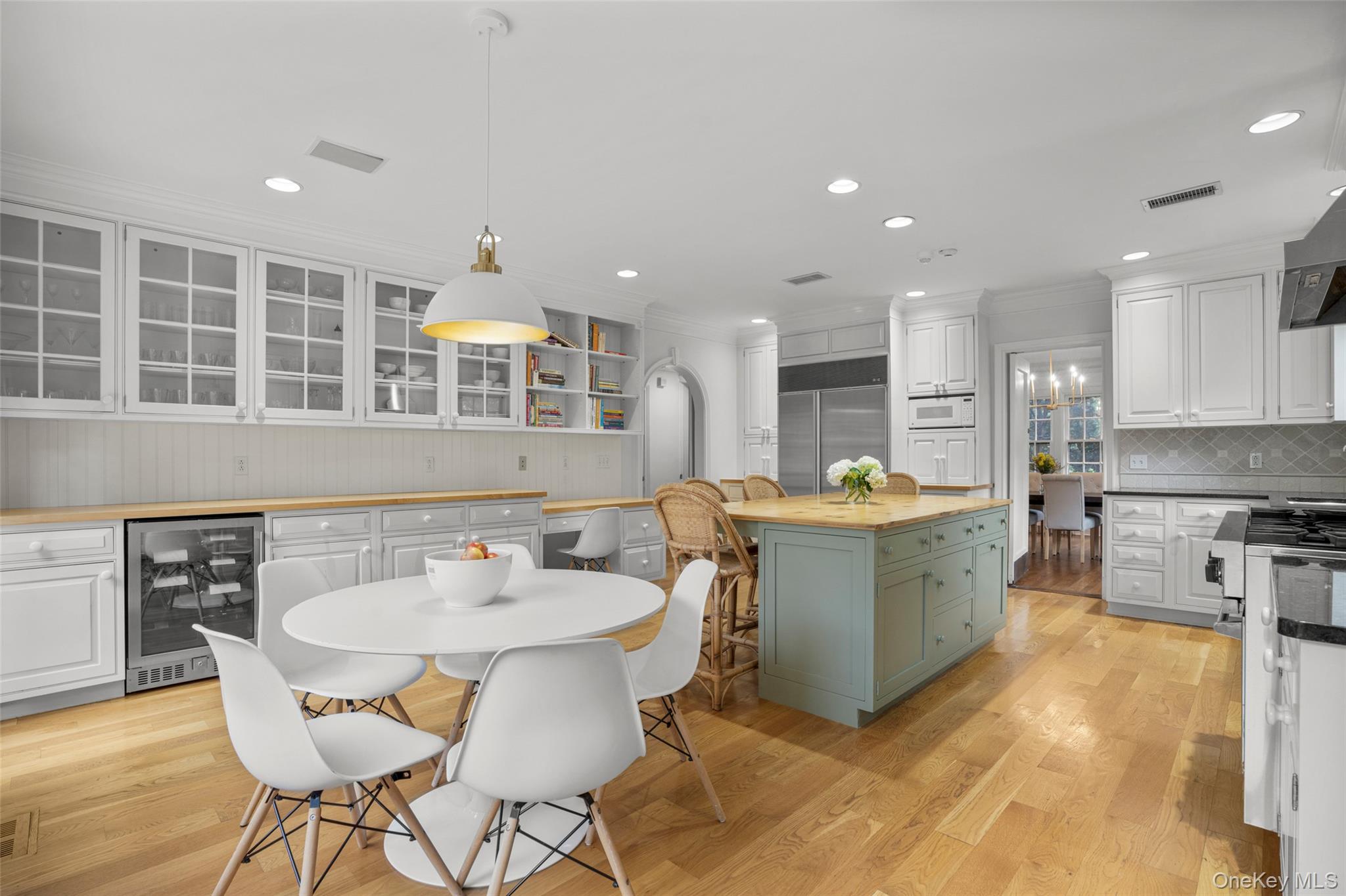 260 Overlook Road New Rochelle, NY 10804 - Photo 16 of 48 Gallery Image 16
