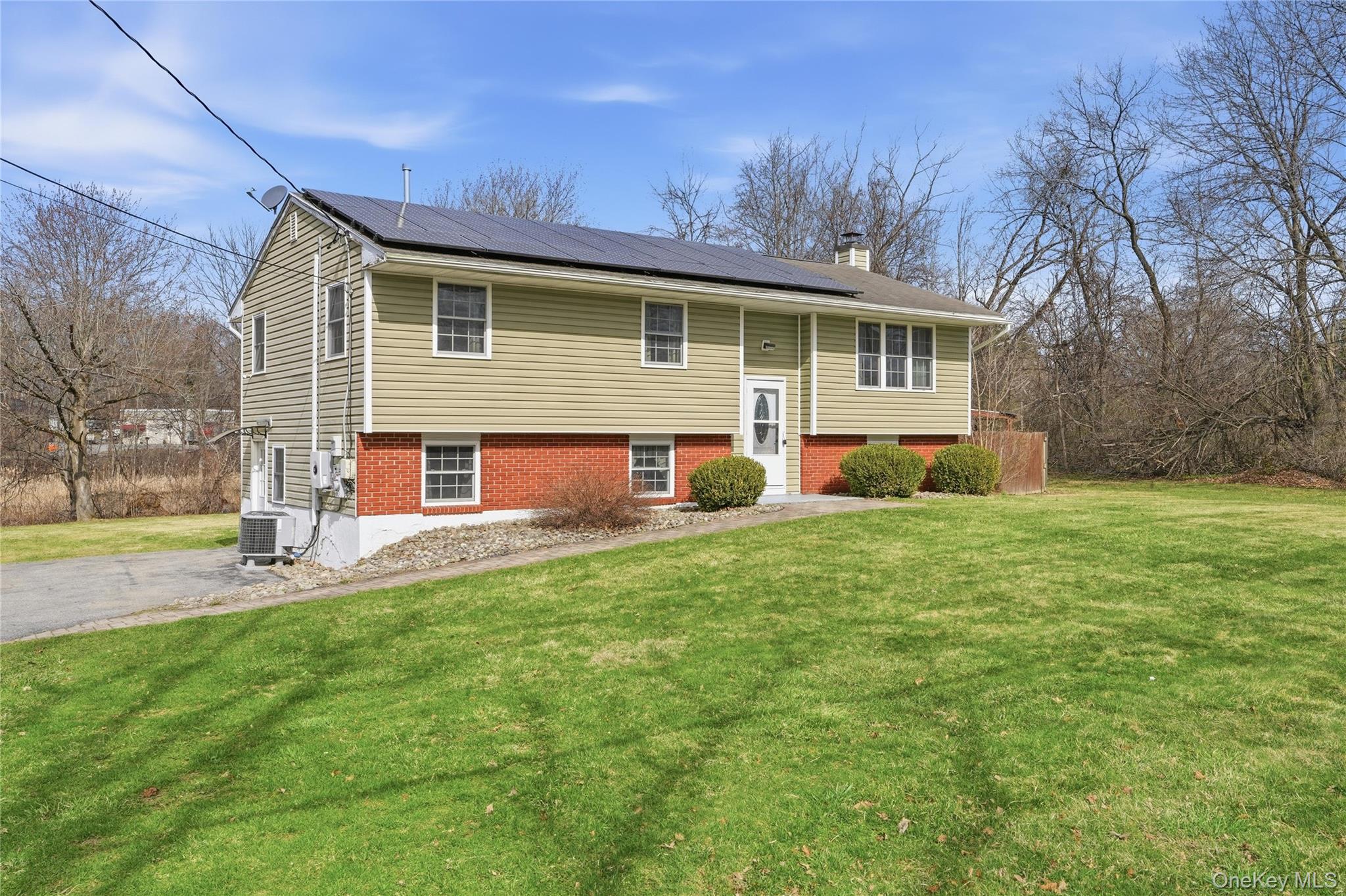 227 Lakeside Road Newburgh, NY 12550 - Photo 3 of 42