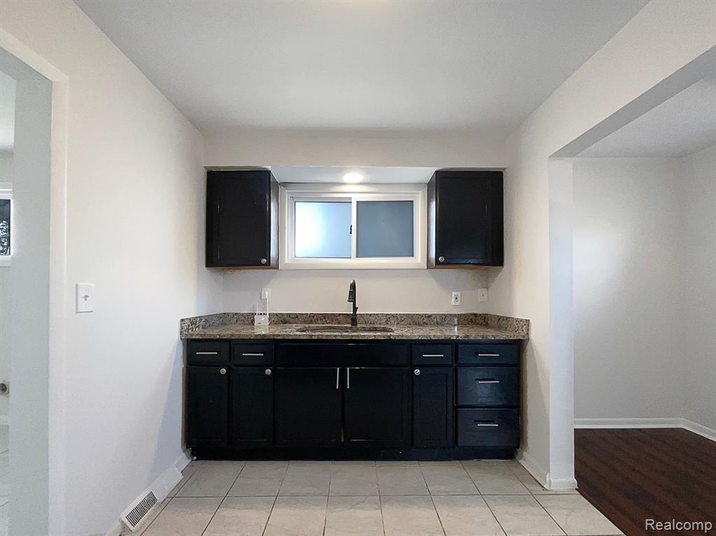 11340 Delano Street Romulus, MI 48174 - Photo 13 of 20