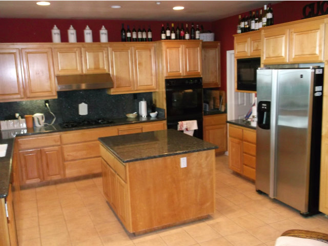 28823 Bay Heights Road Hayward, CA 94542 - Photo 3 of 11 Gallery Image 3