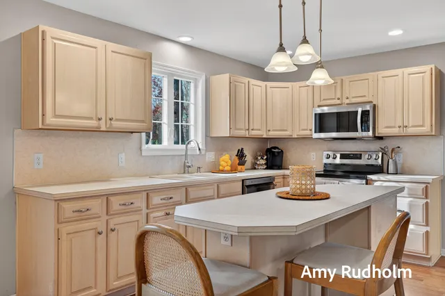 $626,000 | 15328 Oak Ridge Drive, Spring Lake, MI 49456