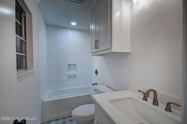 $389,000 | 455 Armour Drive, Jackson, MS 39211