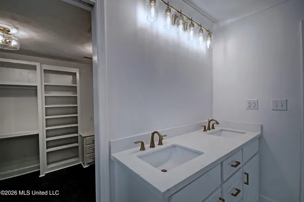 $389,000 | 455 Armour Drive, Jackson, MS 39211