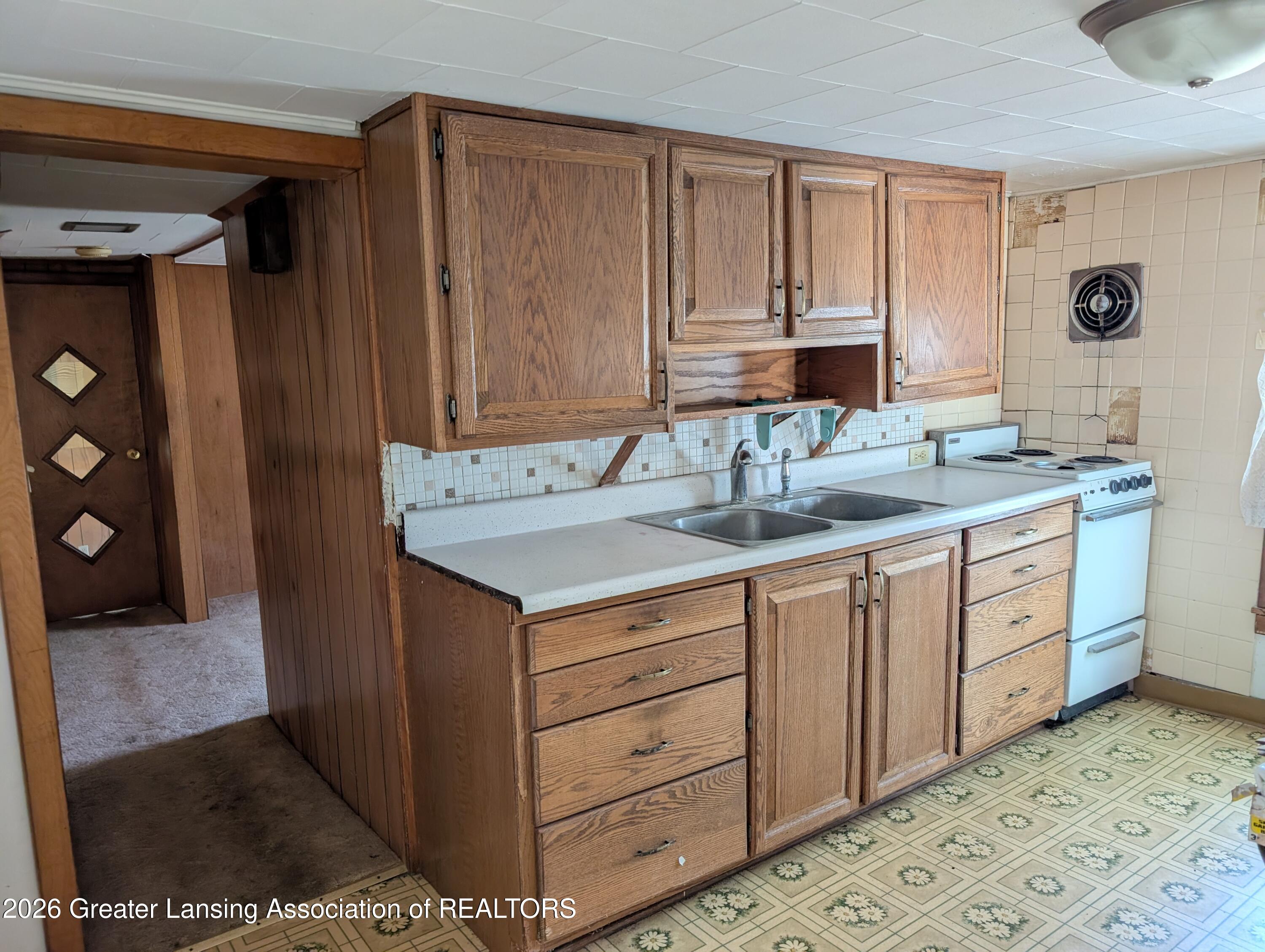 720 Brush Street Portland, MI 48875 - Photo 4 of 22 PXL_20260528_151707389