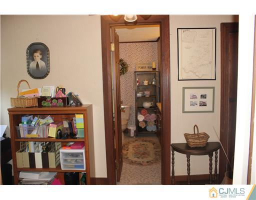 972 New Dover Road Edison, NJ 08820 - Photo 17 of 20