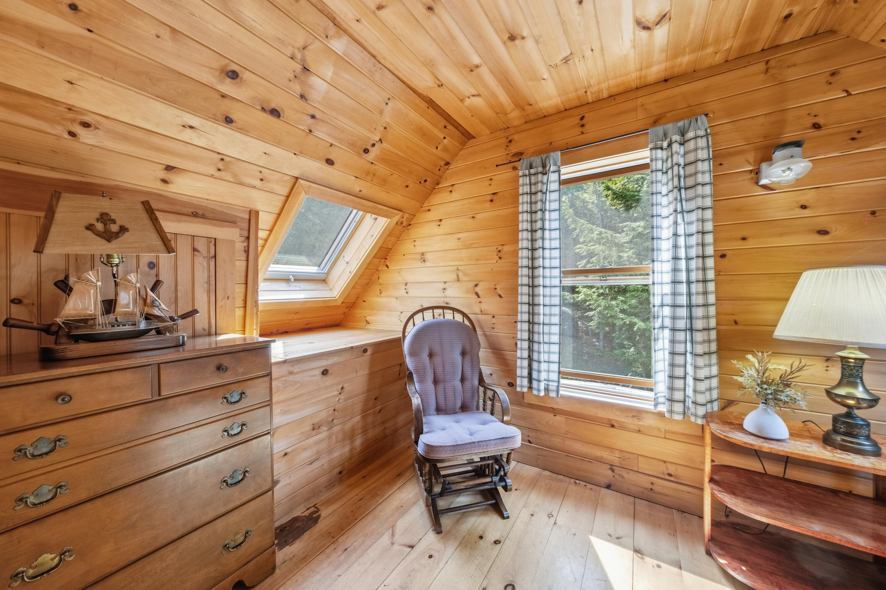 660 Sprague Road Waldoboro, ME 04572 - Photo 26 of 45 Bedroom