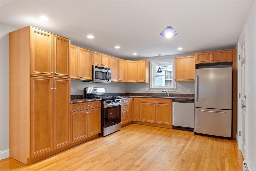 40 Essex Street, Unit 2 Salem, MA 01970 - Photo 11 of 32