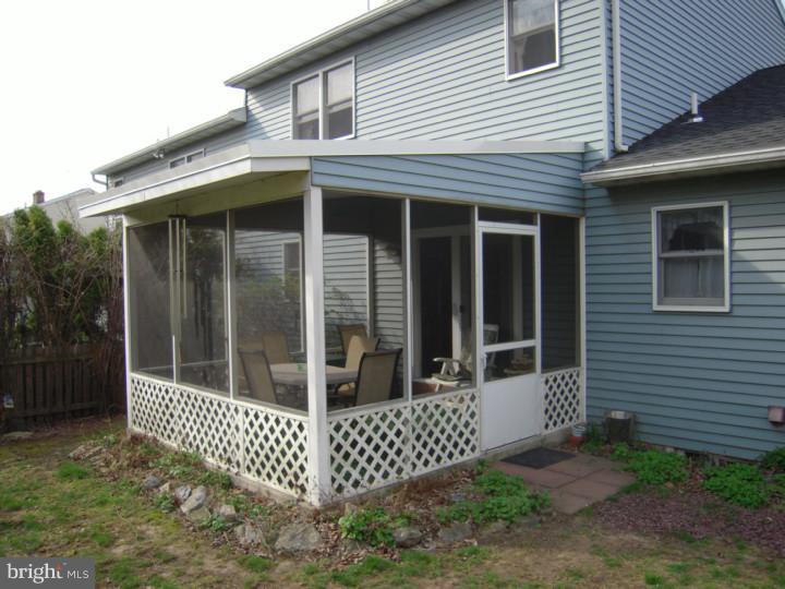 1764 Acorn Drive Sinking Spring, PA 19608 - Photo 2 of 17 Gallery Image 2