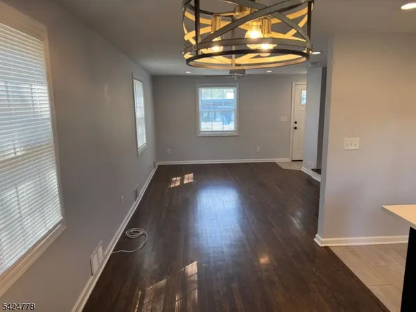 $2,750 | 1127 South Avenue, Plainfield, NJ 07062