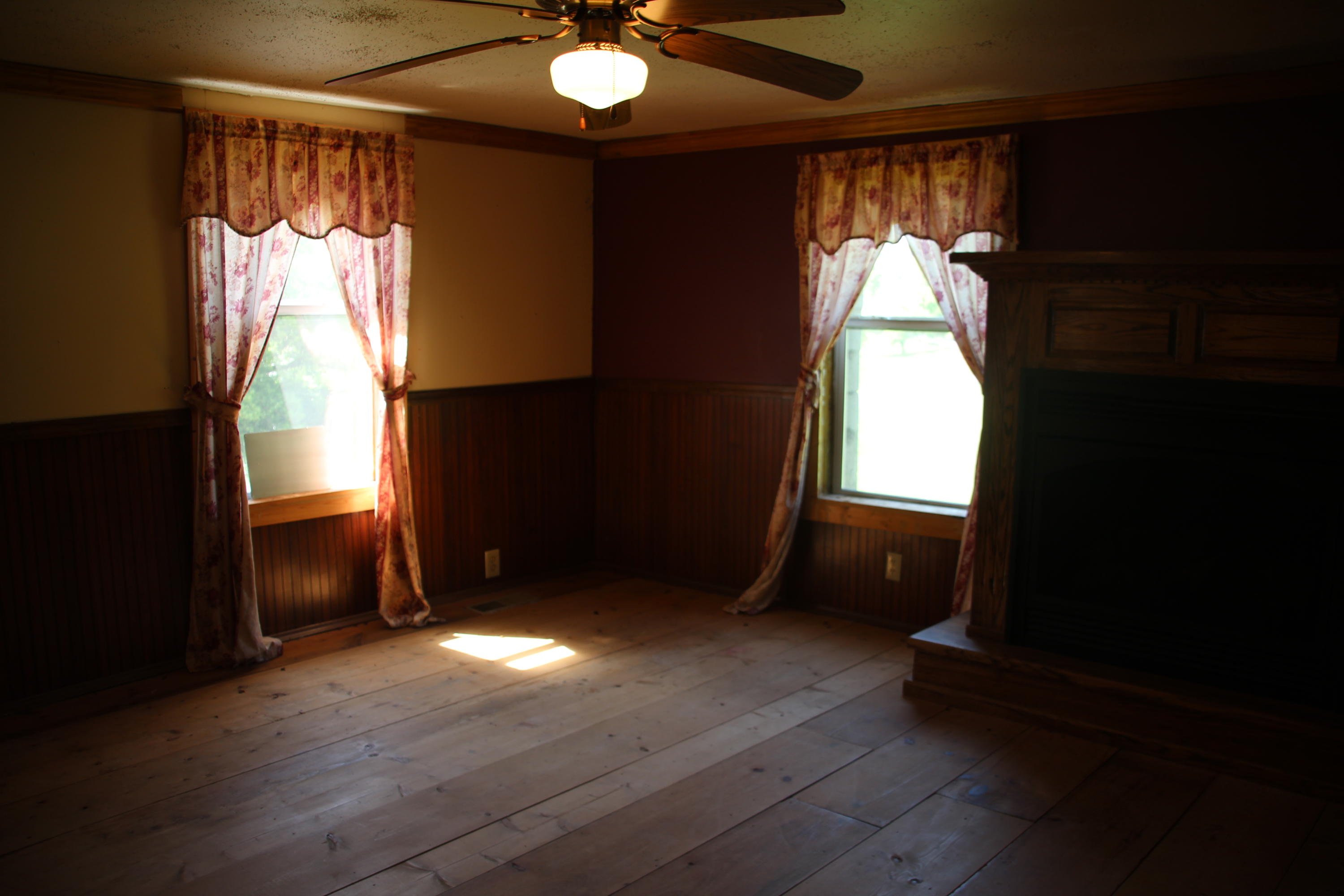 761 Offutt Road Clinton, TN 37716 - Photo 14 of 21 IMG_3453