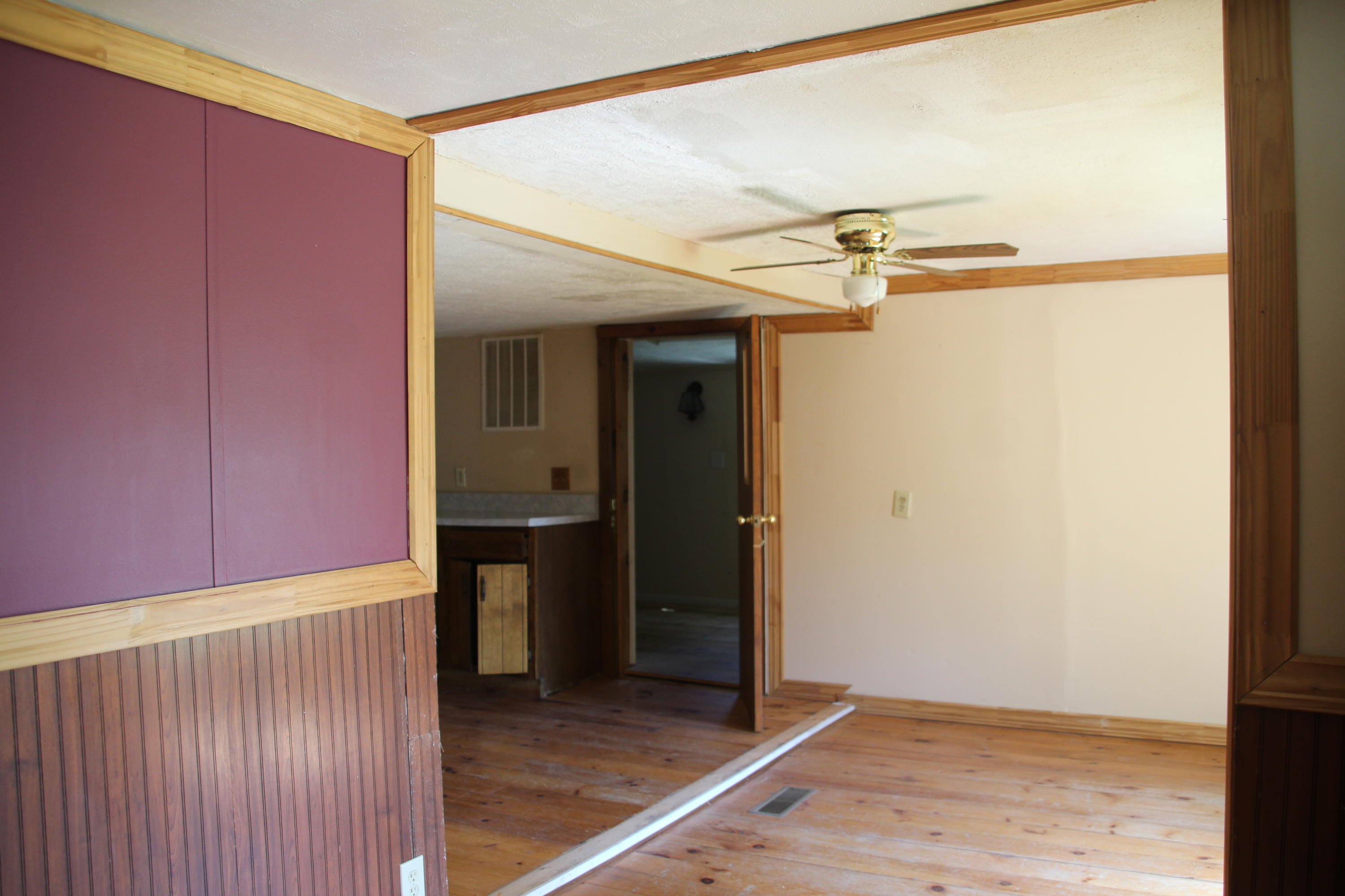 761 Offutt Road Clinton, TN 37716 - Photo 7 of 21 IMG_3443
