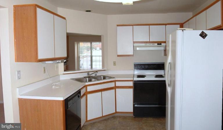 141 Gentlebrook Road Owings Mills, MD 21117 - Photo 4 of 16 Kitchen
