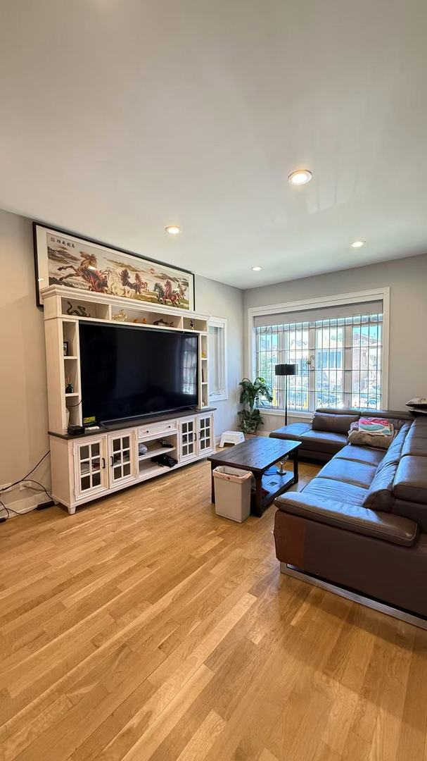 2921 South Farrell Street Chicago, IL 60608 - Photo 2 of 30