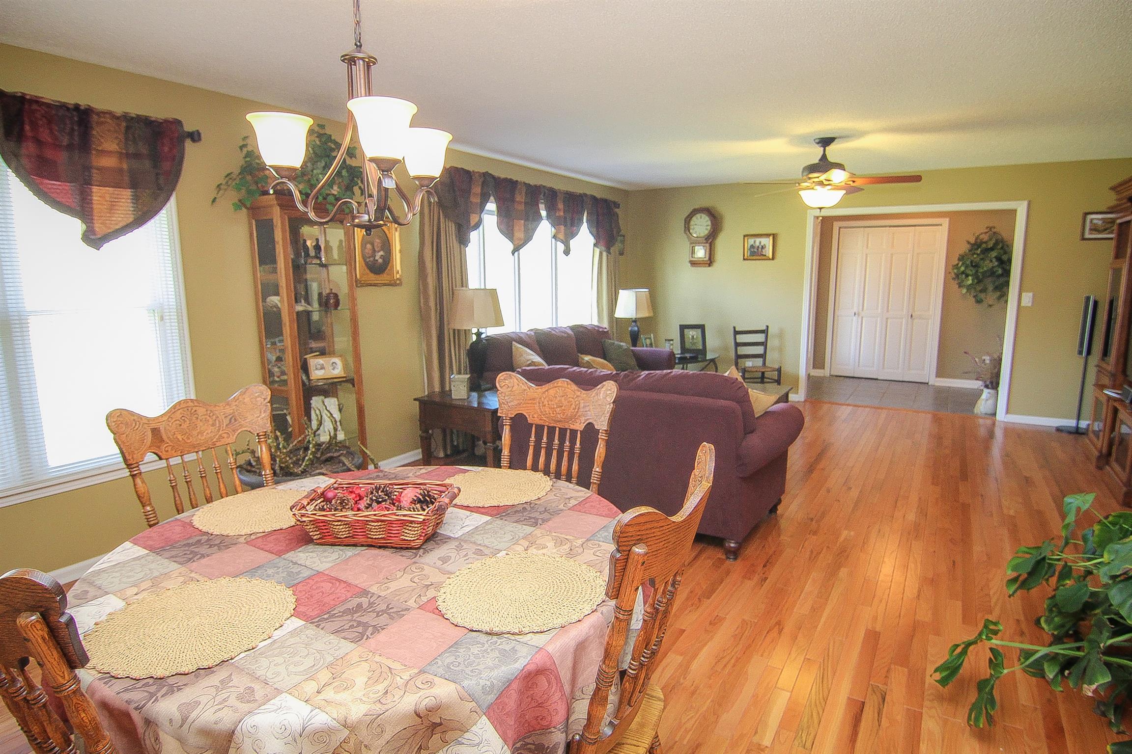 Spacious dining and living rooms