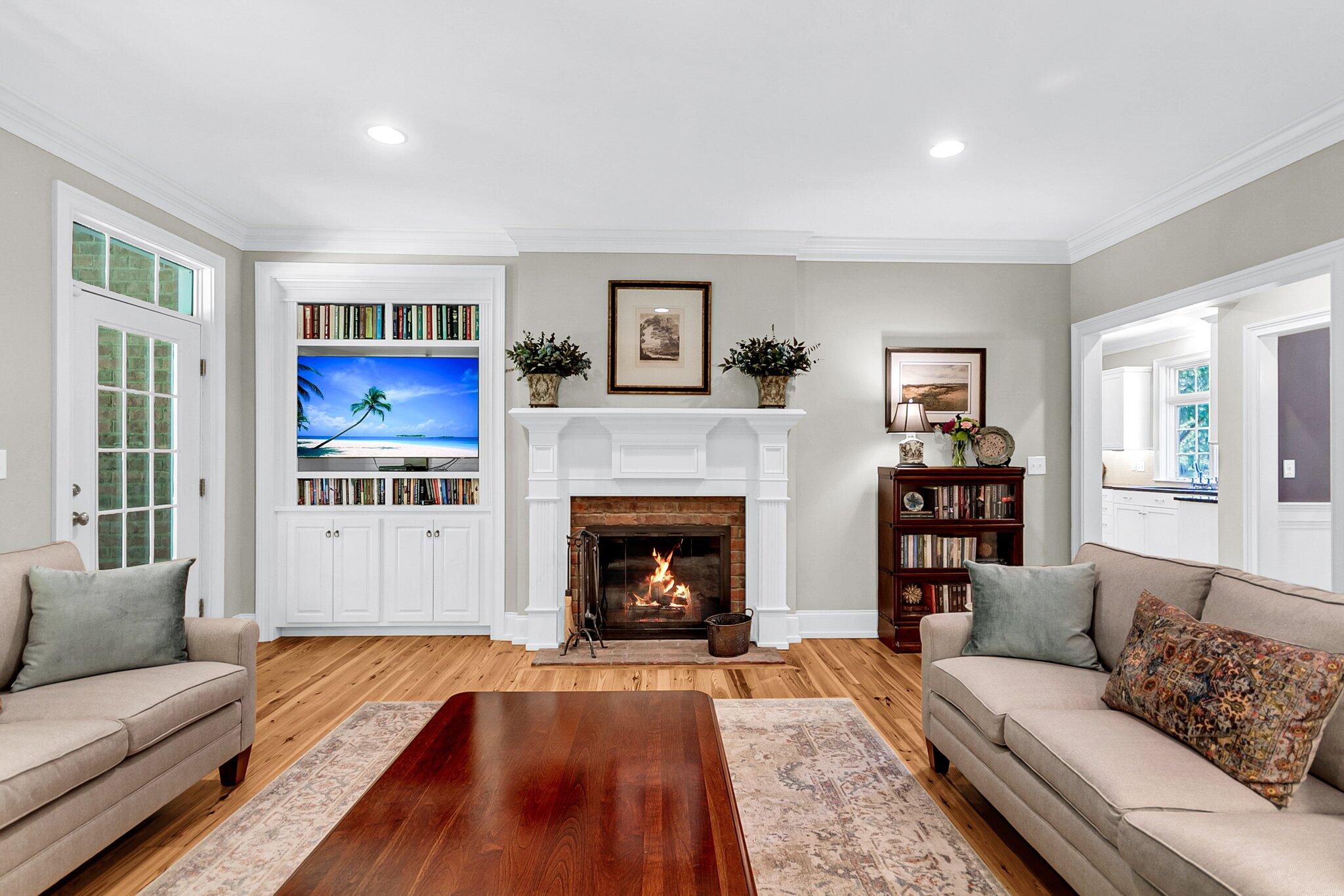 2020 Shell Ring Circle Mount Pleasant, SC 29466 - Photo 32 of 87 Wood Burning Fireplace