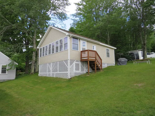 $1,999 | 135 West Shore Road, Unit COTTAGE #1, Bristol, NH 03222