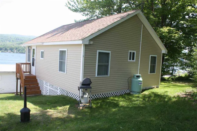 $1,999 | 135 West Shore Road, Unit COTTAGE #1, Bristol, NH 03222