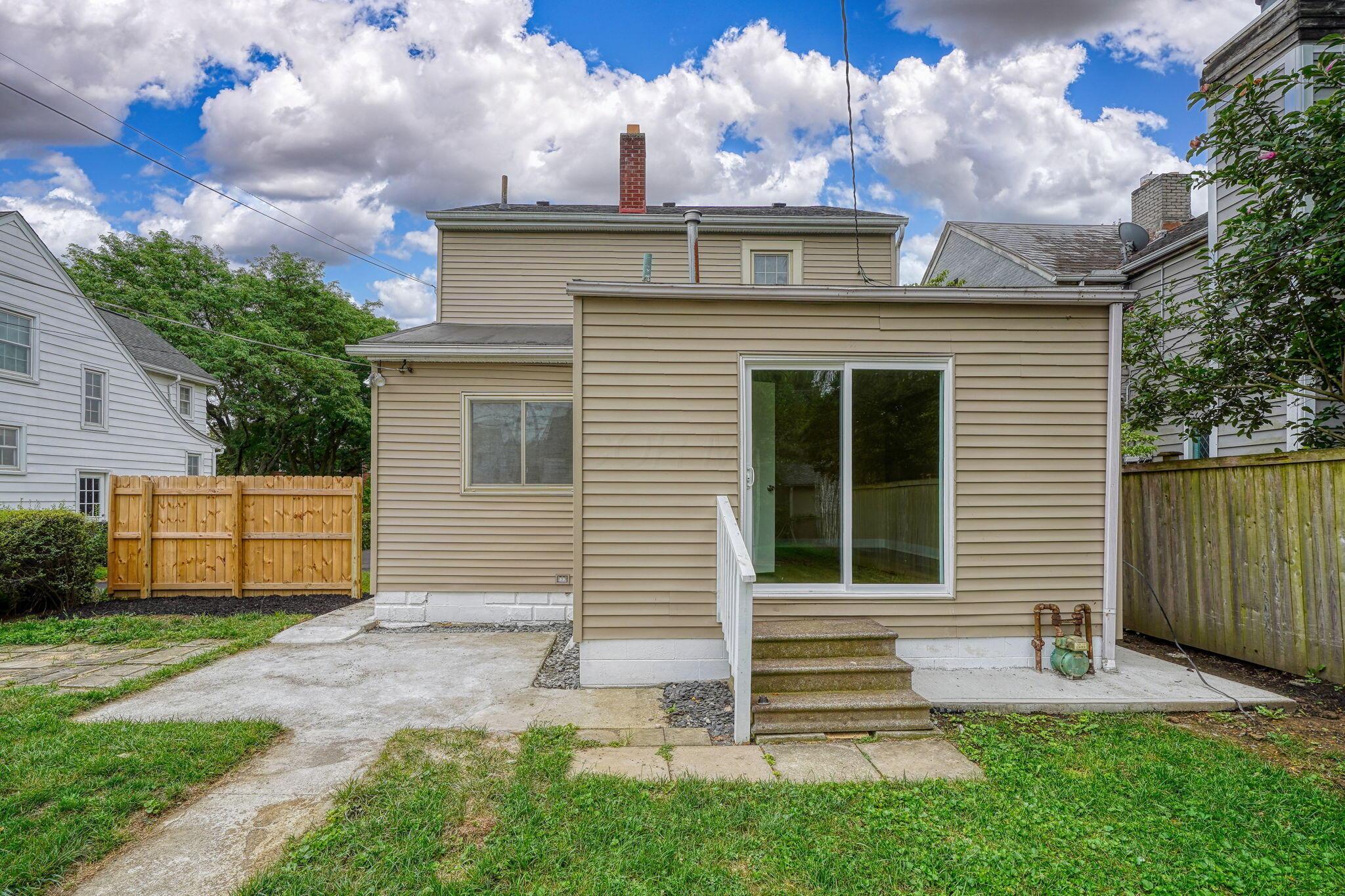 891 Vernon Road Columbus, OH 43209 - Photo 7 of 38