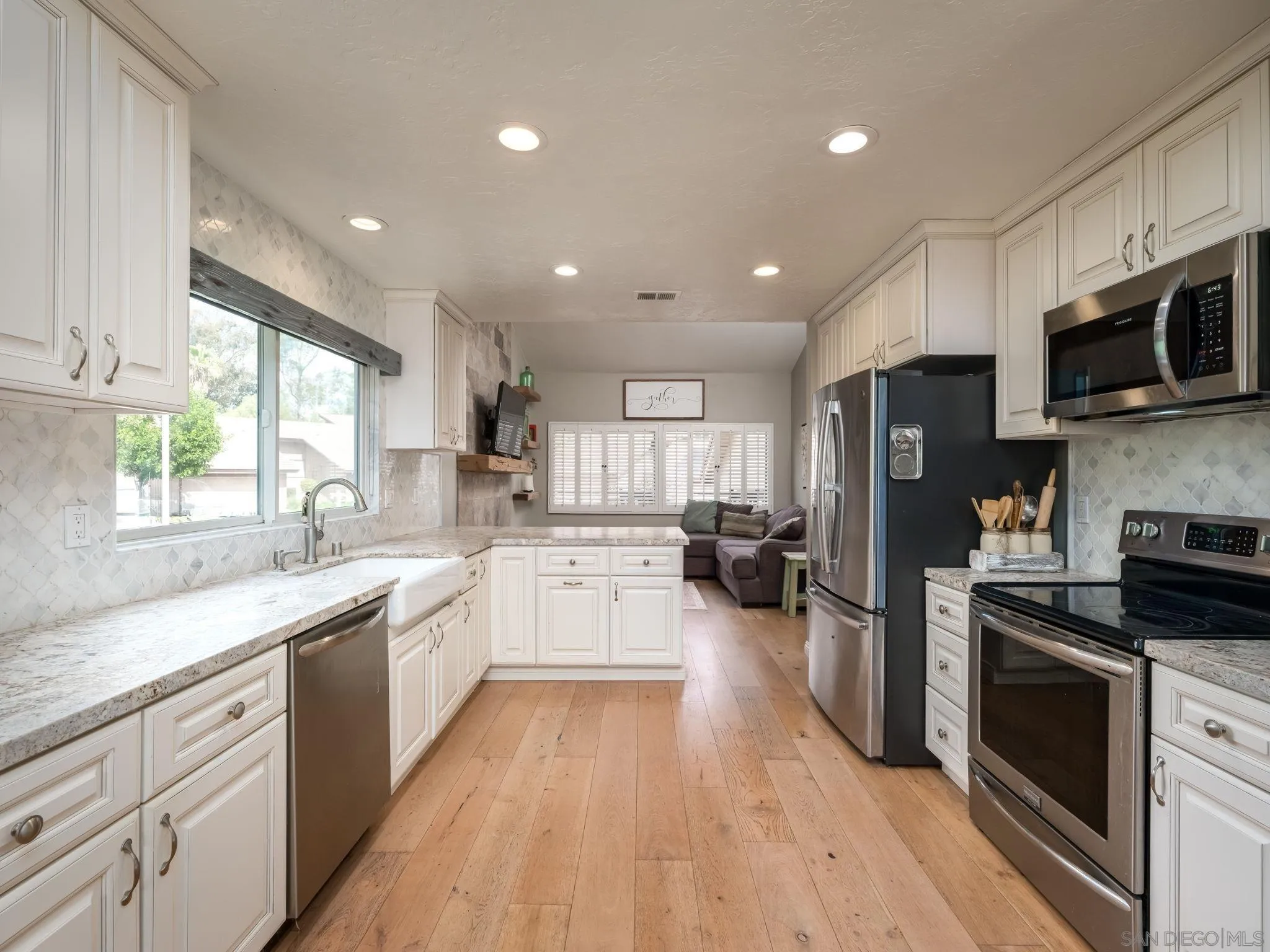 1833 Wintergreen Glen Escondido, CA 92026 - Photo 3 of 26