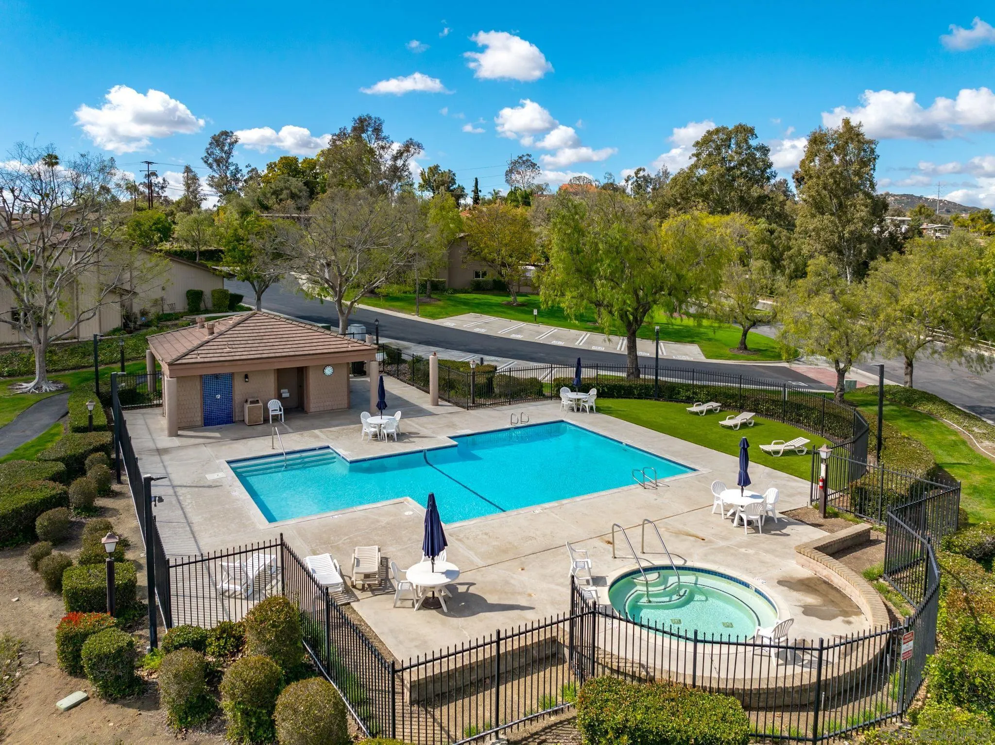 1833 Wintergreen Glen Escondido, CA 92026 - Photo 4 of 26